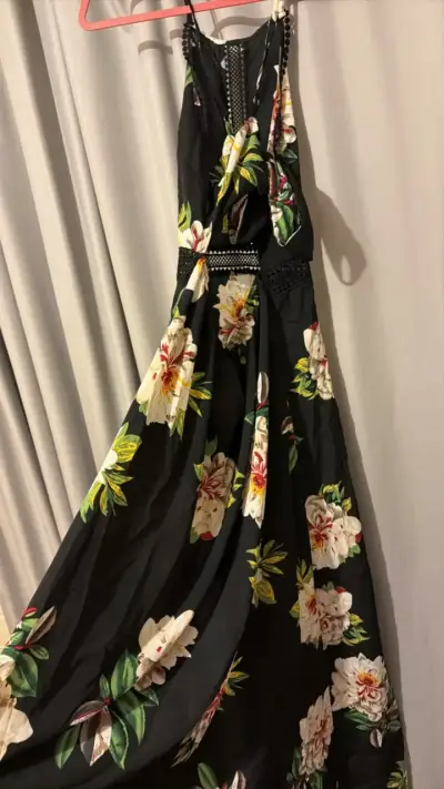 Vestido largo floral negro con tirantes - miniatura 3