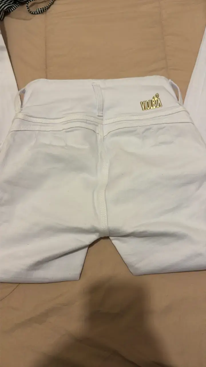 Jeans blancos rasgados para mujer - 2
