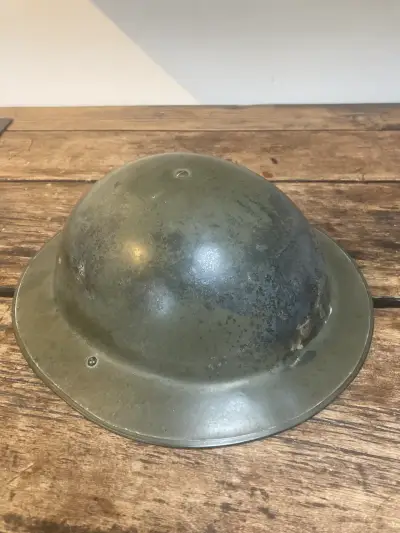 Casco británico "Brodie" original - miniatura 1