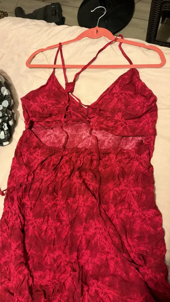 Vestido rojo de encaje para fiesta