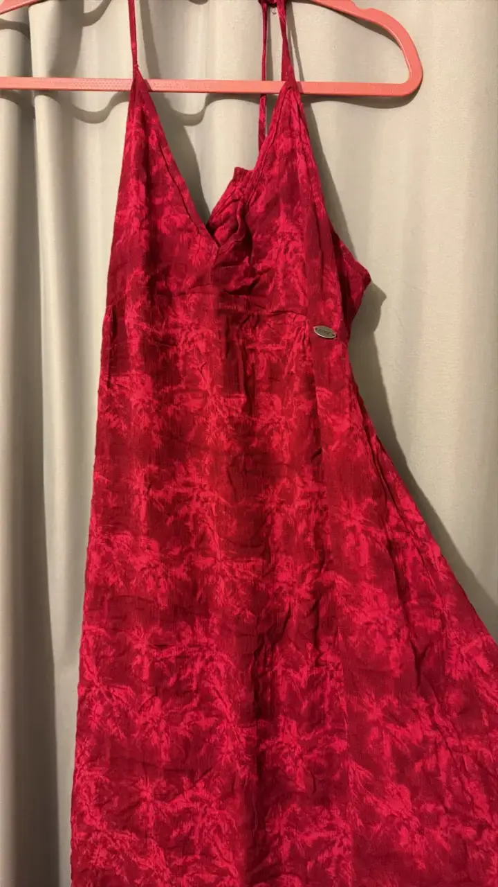 Vestido rojo de encaje para fiesta - 2