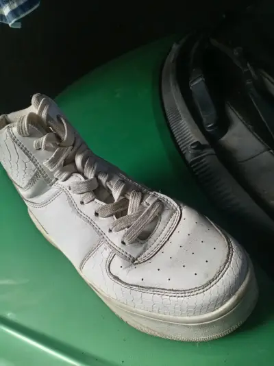 Zapatillas deportivas blancas de caña alta - miniatura 3