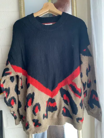 Suéter de lana con diseño animal print - miniatura 1