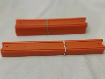 Extensiones y uniones para autopistas Hot Wheels - miniatura 1