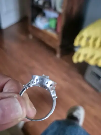 Anillo de plata vintage con circonitas brillante - miniatura 3