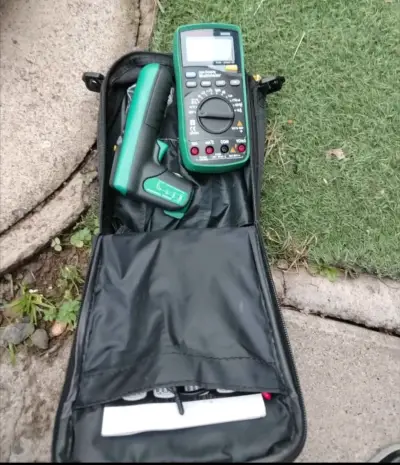 Kit de Multímetro Digital con Estuche - miniatura 2