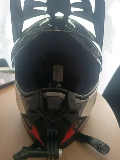 Casco de moto con soporte para cámara - miniatura 1