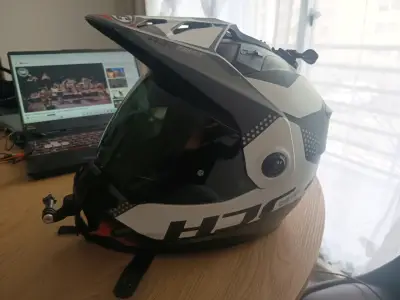Casco de moto con soporte para cámara - miniatura 2