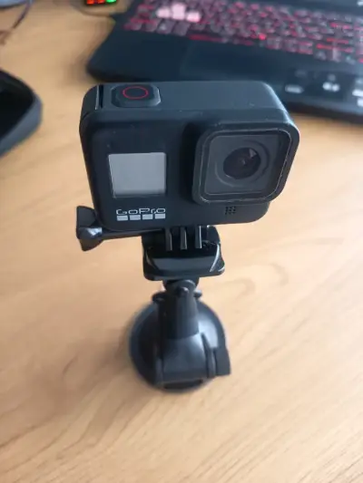 Cámara  GoPro 8 con soporte - miniatura 1
