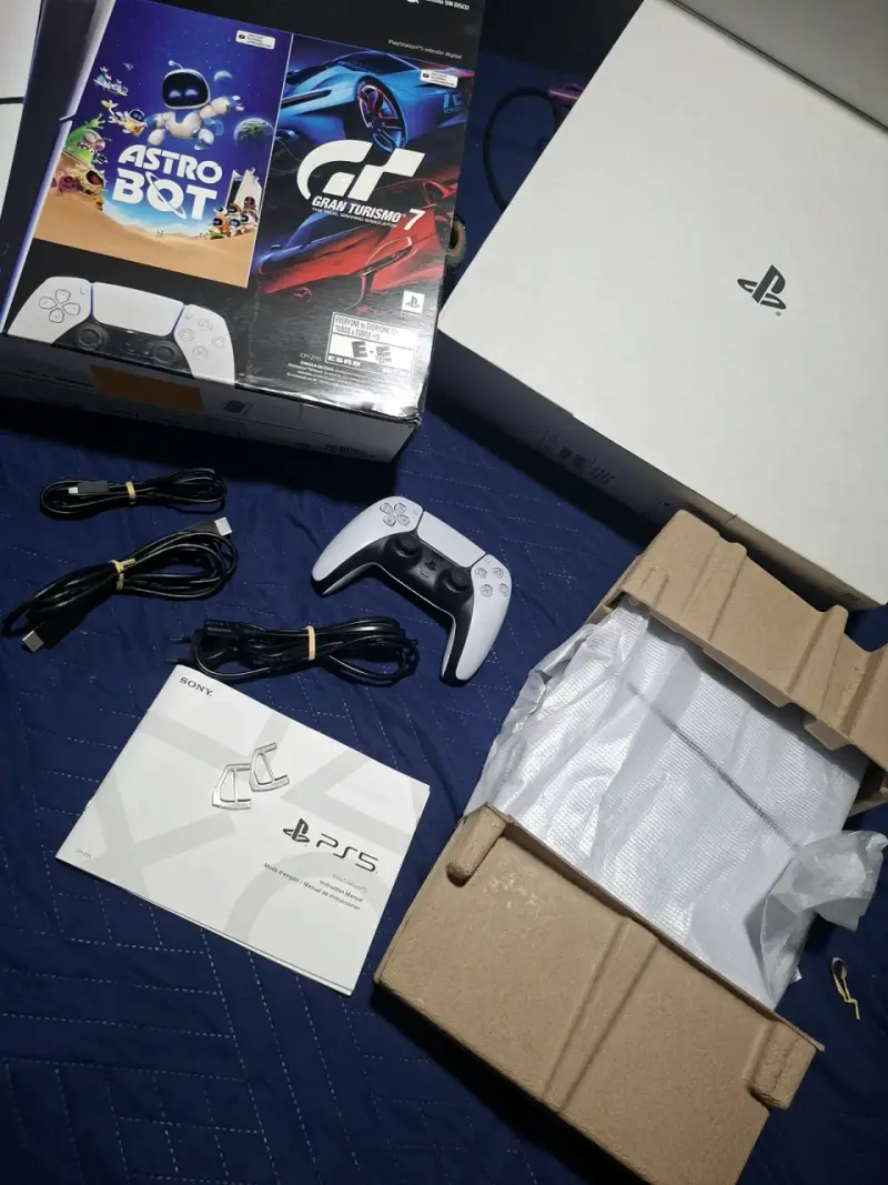 Consola PlayStation 5 con juegos incluidos - 2
