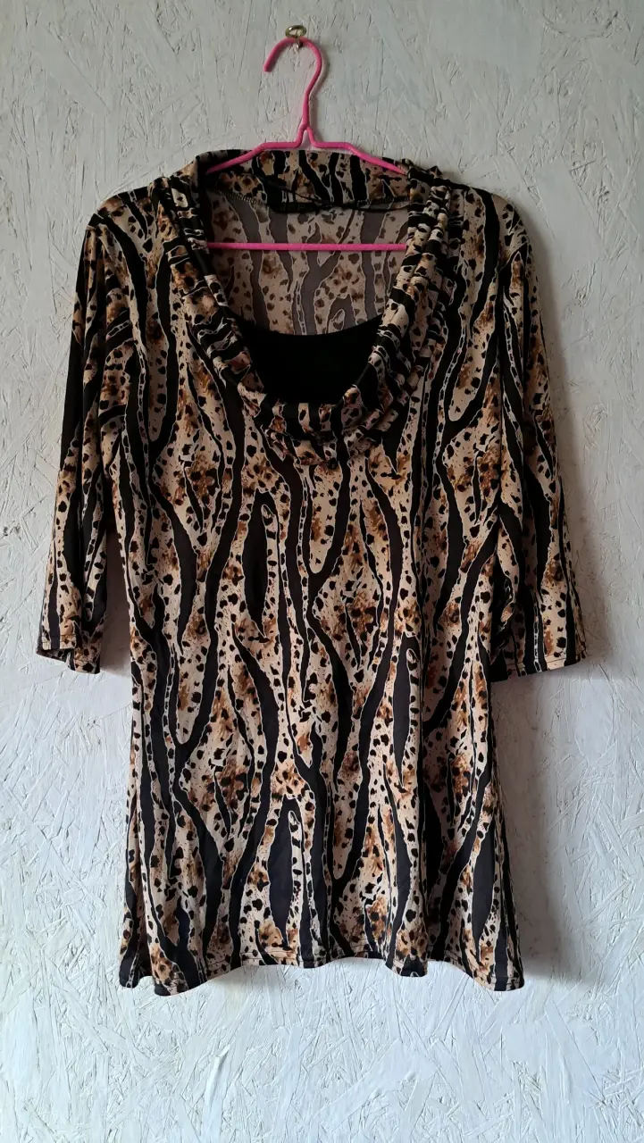 Blusa estampada animal print manga 3/4 - 1