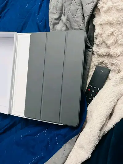 Funda magnética para tablet color gris - miniatura 1