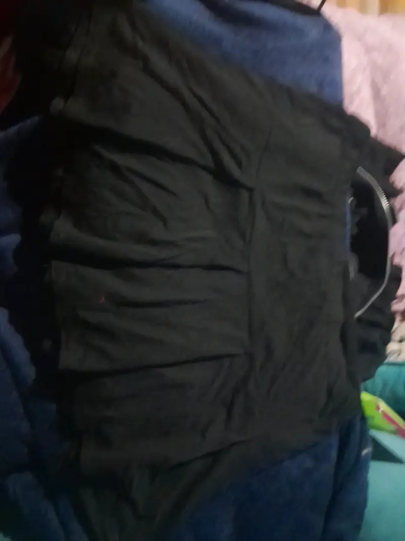 Falda negra con hebilla estilo casual; Talla L - 2