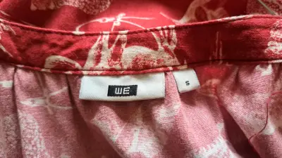 Vestido corto rojo con estampado de animales - miniatura 3