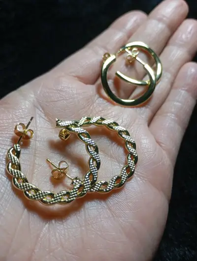 Aros de oro laminado elegantes para mujer - miniatura 3
