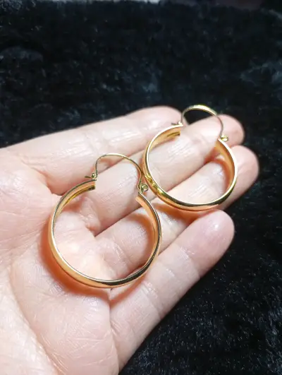 Aros de oro laminado elegantes para mujer - miniatura 4