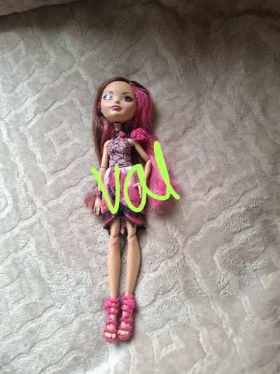 Muñeca ever after high - miniatura 1