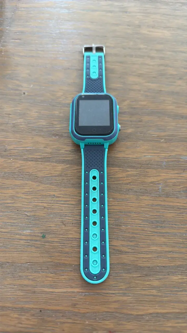 Reloj inteligente para niños azul y negro - 1