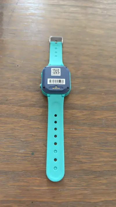 Reloj inteligente para niños azul y negro - miniatura 2