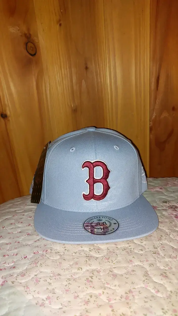 Gorra azul con logo bordado - 2