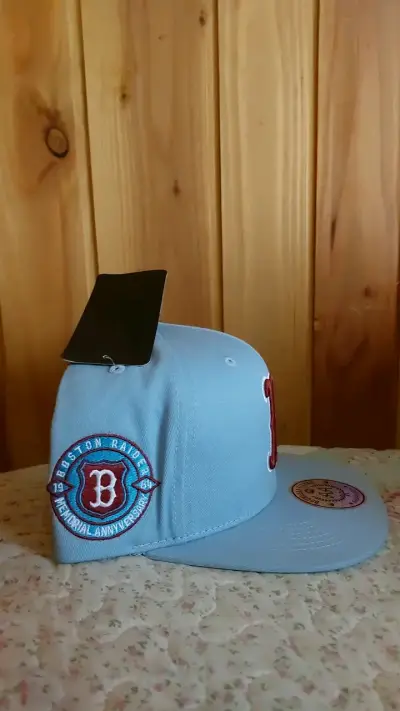 Gorra azul con logo bordado - miniatura 3