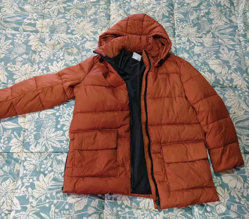 Chaqueta acolchada naranja con capucha - 1