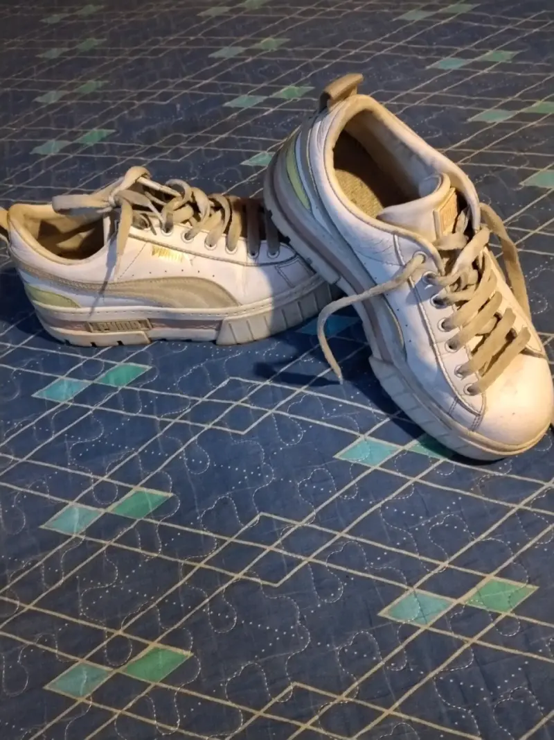 Zapatillas deportivas blancas Puma usadas