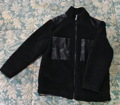 Chaqueta negra con bolsillos frontales y laterales - miniatura 2