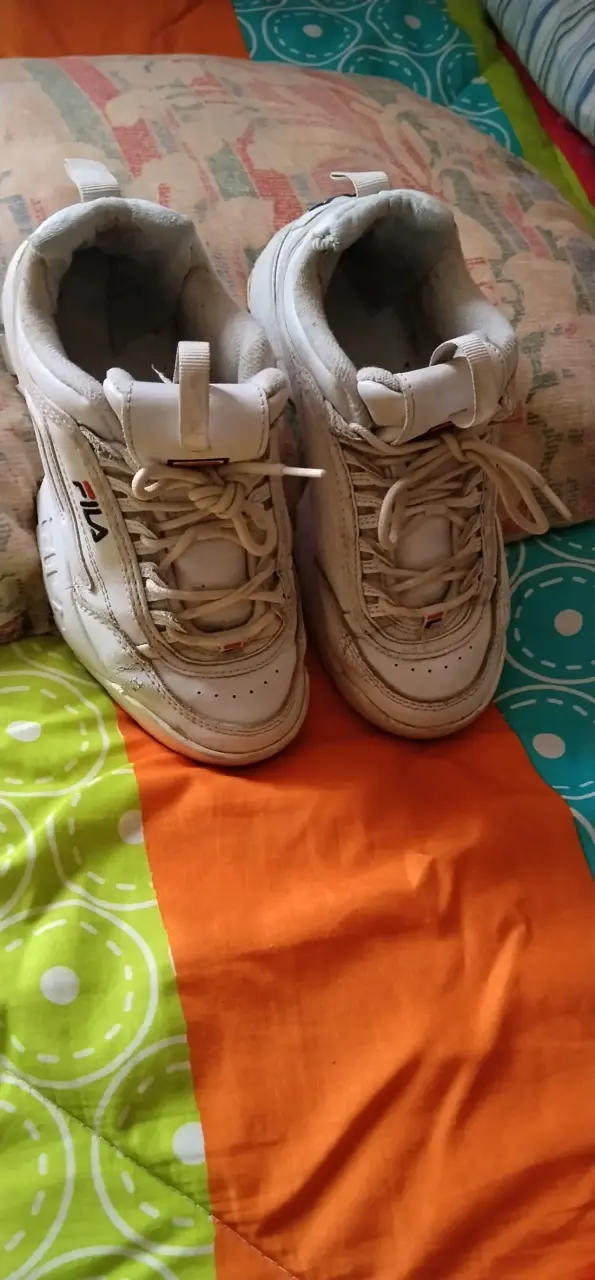 Zapatillas deportivas Fila blancas usadas - 2