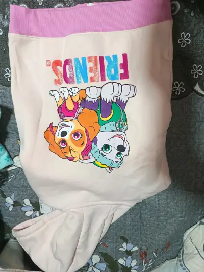 Polerón infantil rosa con capucha y diseño de amigos - miniatura 2