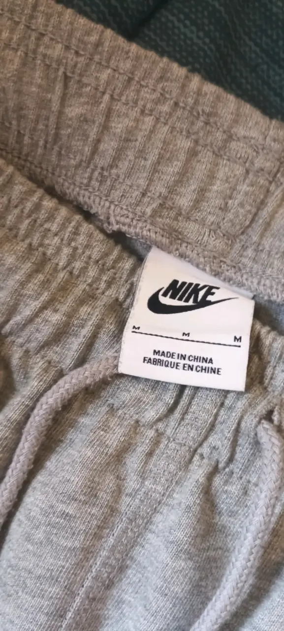 Pantalones deportivos grises Nike para hombre - 4