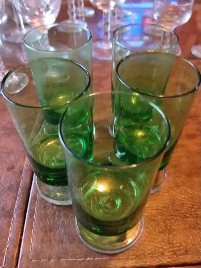 Set de 5 vasos verdes bicolor de cristal yungay - miniatura 1