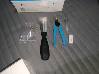 Impresora 3D Creality Ender-3 V2 con filamentos - miniatura 2