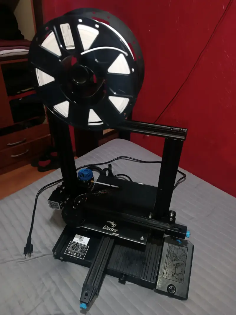 Impresora 3D Creality Ender-3 V2 con filamentos - 6