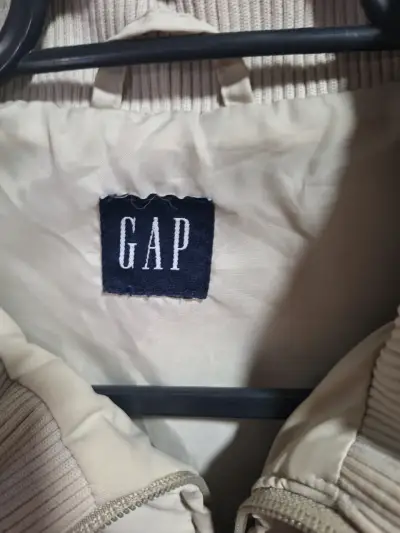 Chaqueta acolchada beige para mujer GAP - miniatura 2