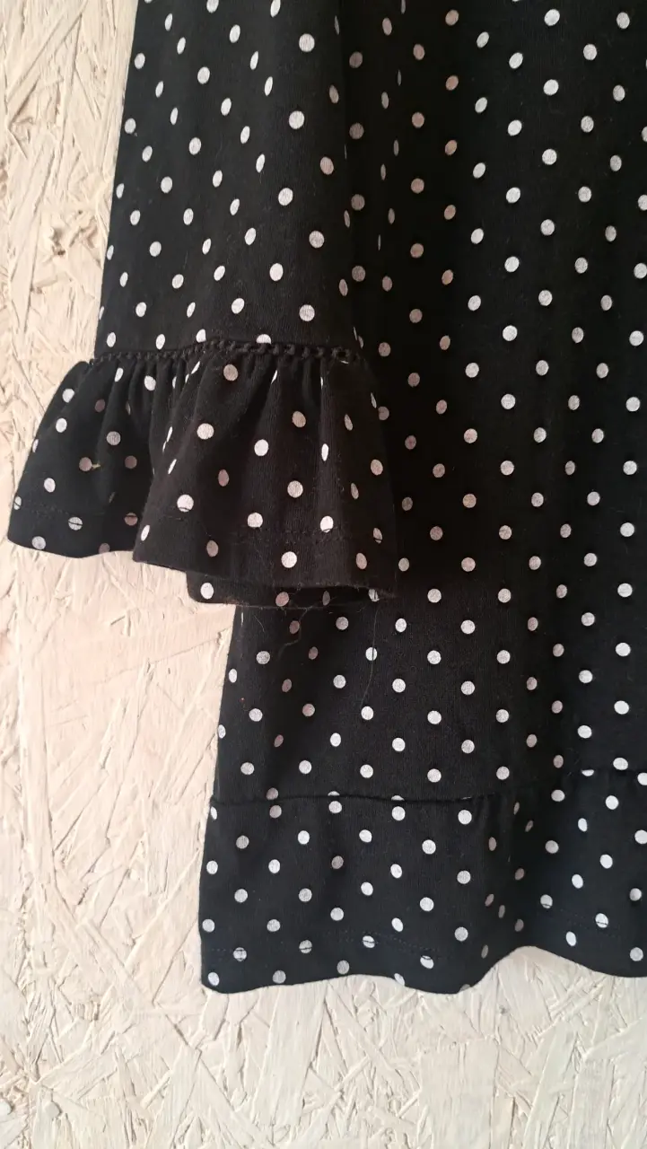 Blusa negra de lunares con volantes - 2