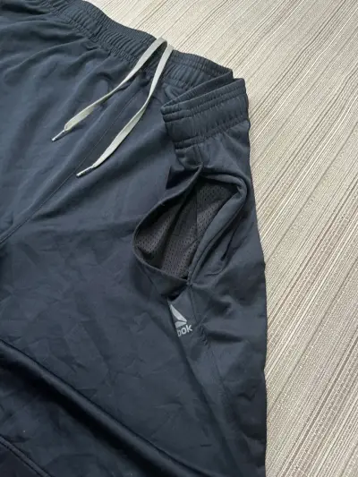 Pantalones deportivos Reebok negros para hombre - miniatura 3