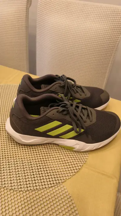 Zapatillas deportivas training Adidas gris y verde - miniatura 1