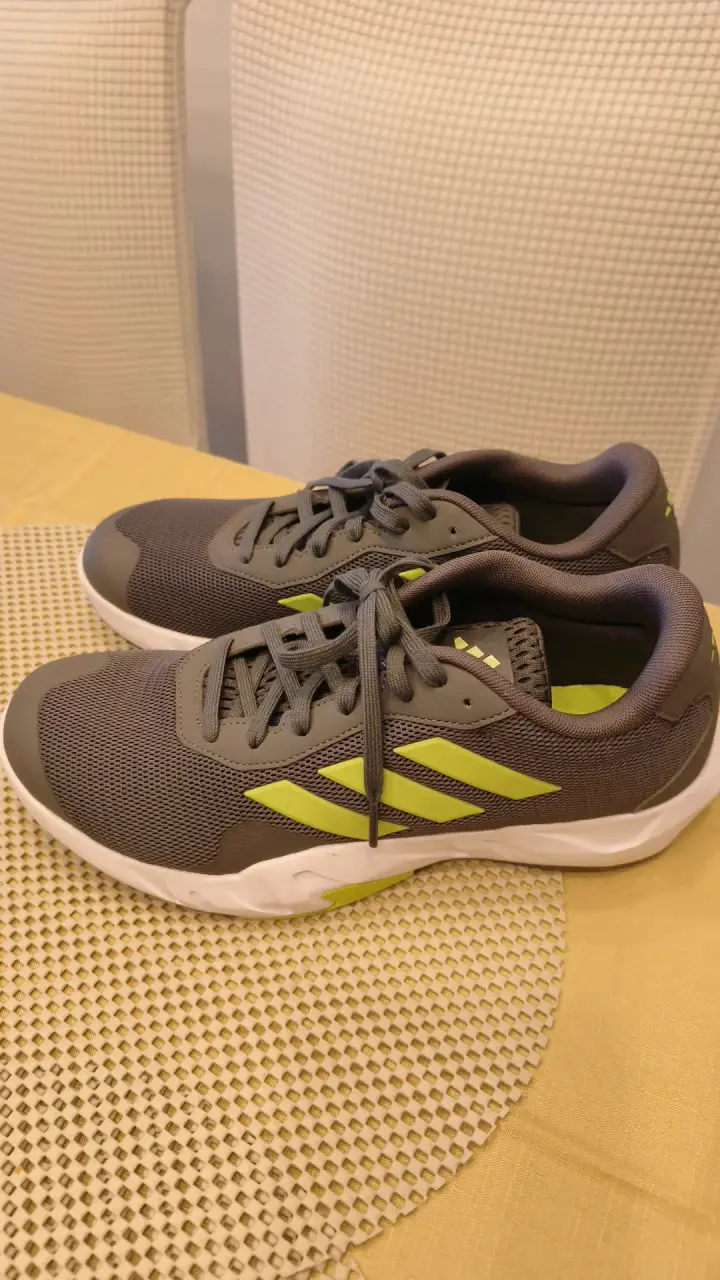 Zapatillas deportivas training Adidas gris y verde - 3