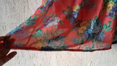 Vestido floral coral para niña talla 8/10 años - miniatura 2