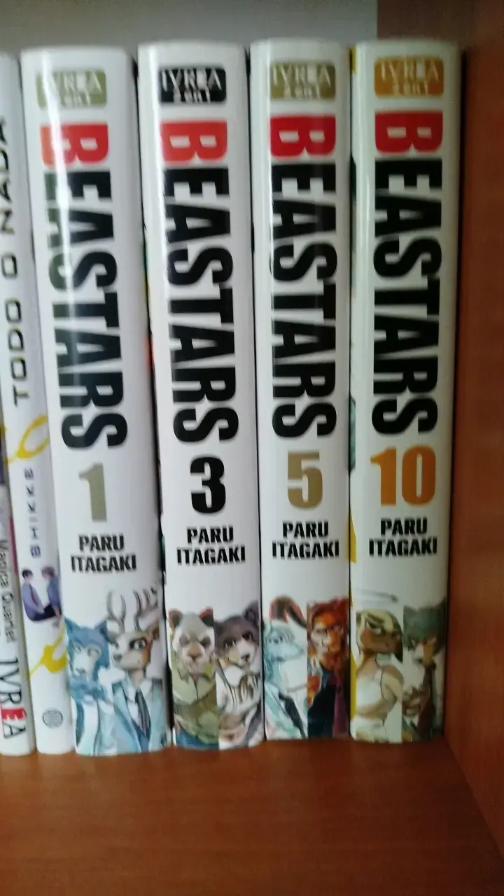 Colección de mangas Beastars tomos 1, 3, 5 y 10