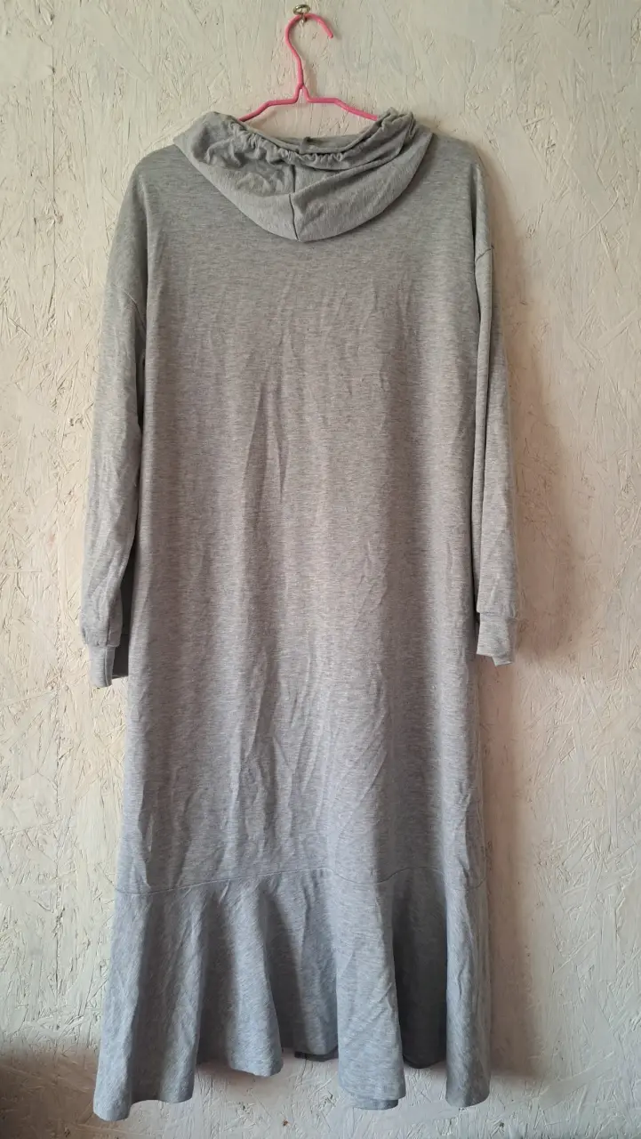 Vestido sudadera gris con capucha - 4