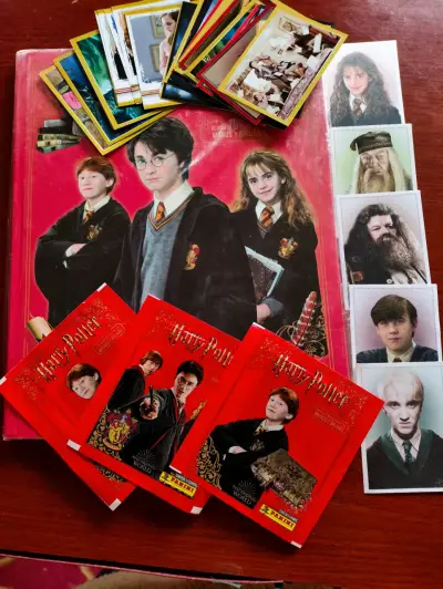 Álbum de cromos Harry Potter con sobres y stickers - miniatura 1