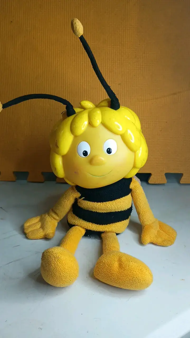 Peluche de abeja Maya amarillo y negro