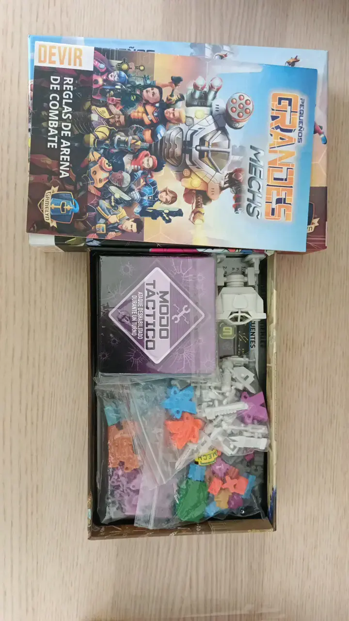 Juego de mesa Pequeños Grandes Mechs de Devir - 2