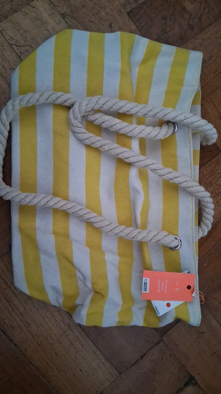 Bolso playero rayado amarillo y blanco - 1