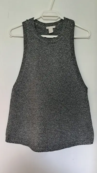 Chaleco sin mangas gris tejido para mujer - miniatura 1