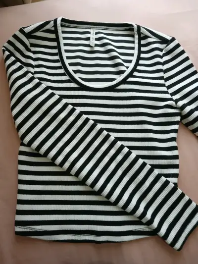 Polera de rayas blancas y negras manga larga INDEX - miniatura 1