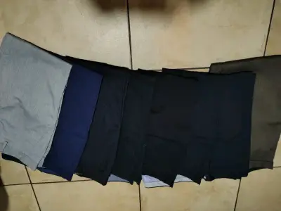 Lote de ropa variada para hombre y mujer - miniatura 2