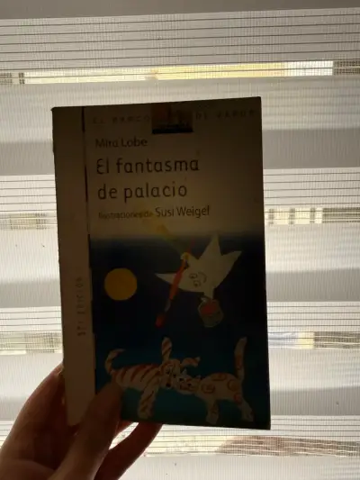 Libro infantil 'El fantasma de palacio' de Mira Lobe - miniatura 1